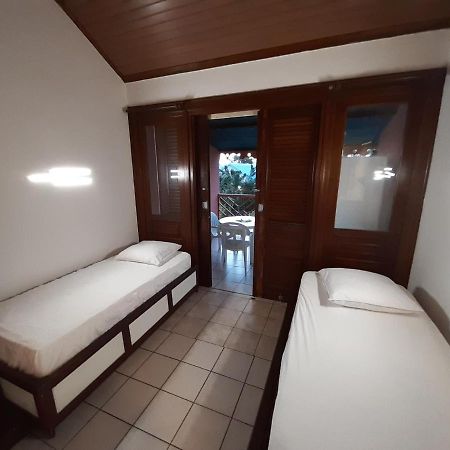 Studio Climatise - Piscine-Plage - 1 A 2 Personnes Διαμέρισμα Sainte-Anne Εξωτερικό φωτογραφία